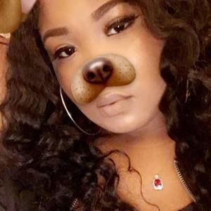 Meet your Posher, Rayna